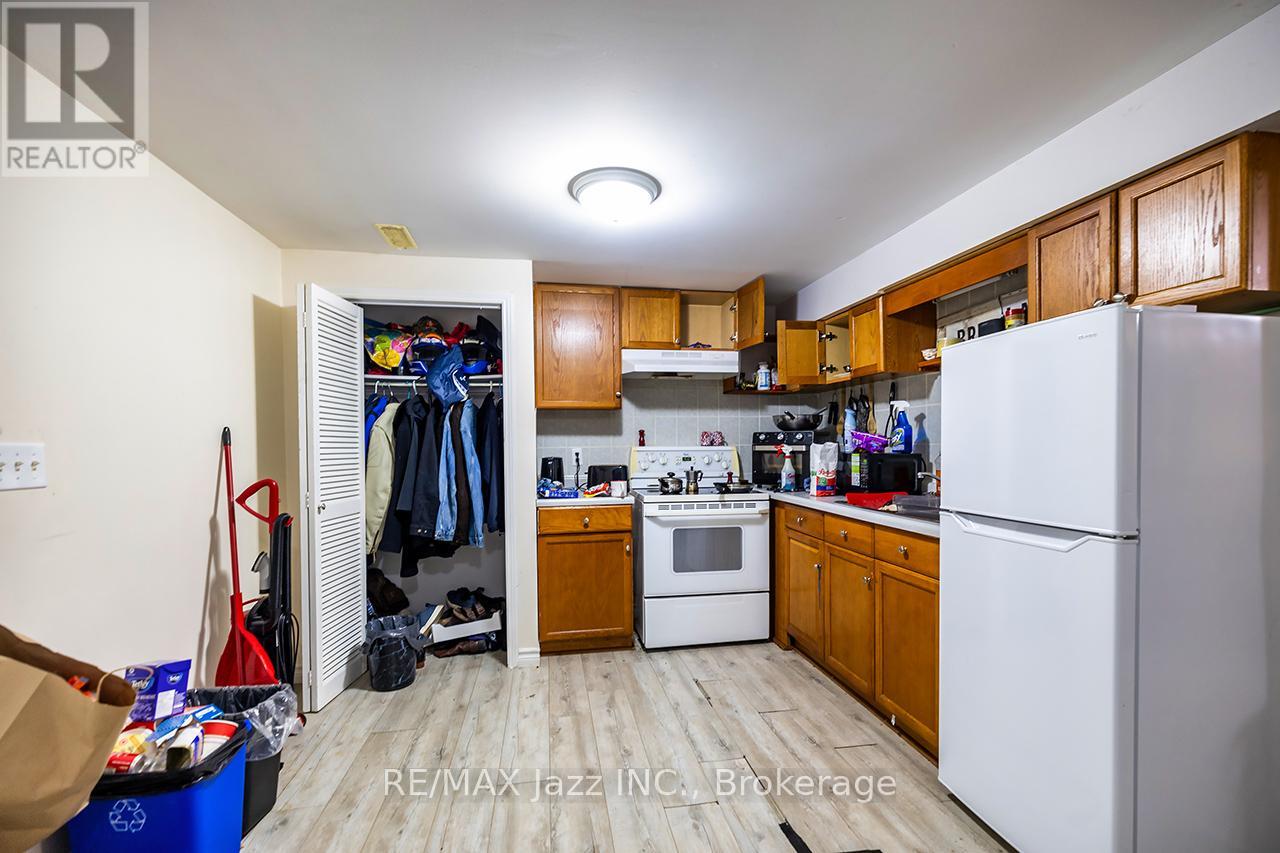 27 WAVERLEY ROAD - 30