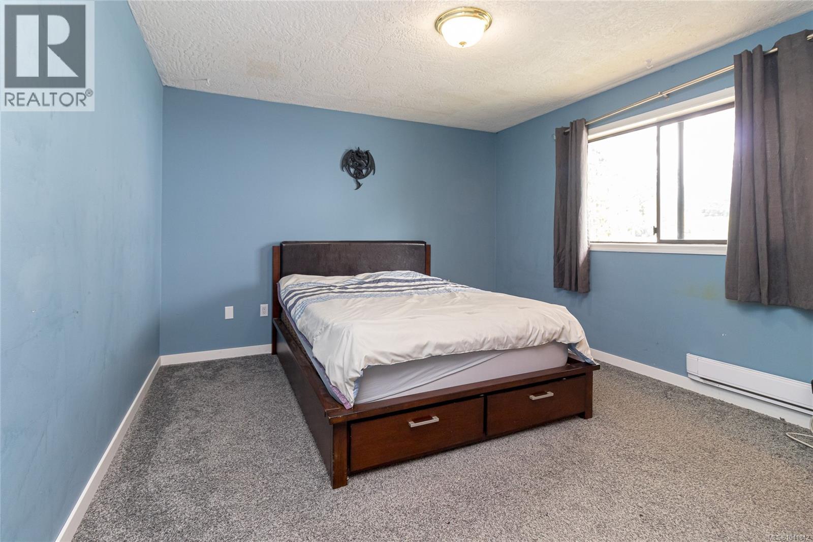 2299 MacFarlane Cres - 12