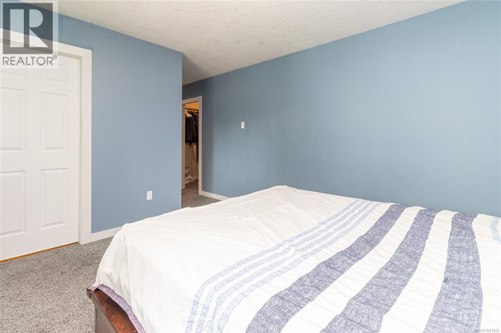 2299 MacFarlane Cres - 13