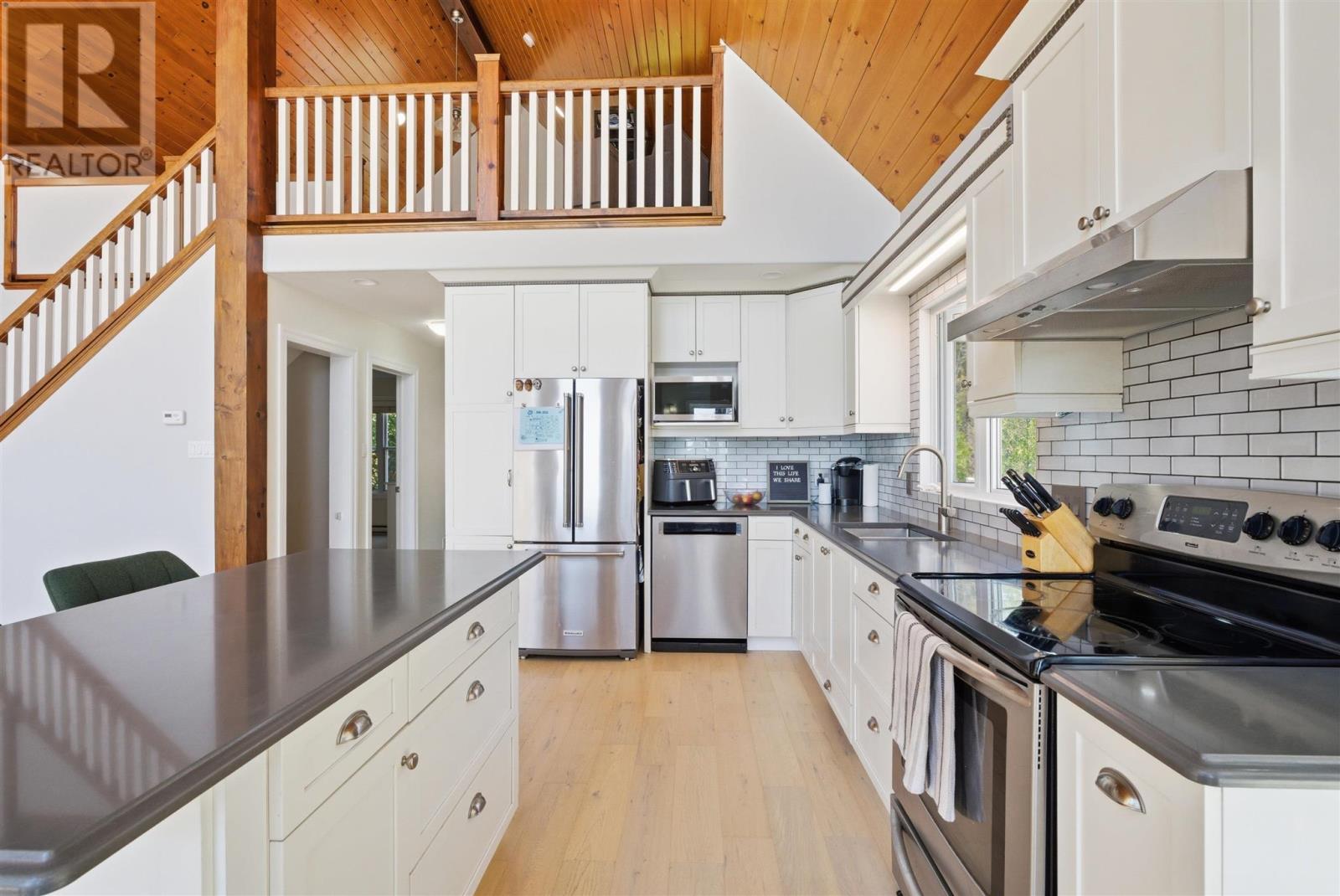 23 Kennedy RD - 11