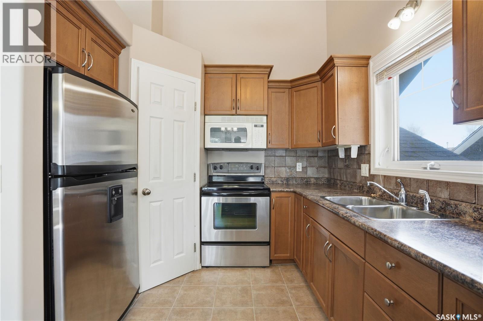 #105 615 Stensrud ROAD - 16