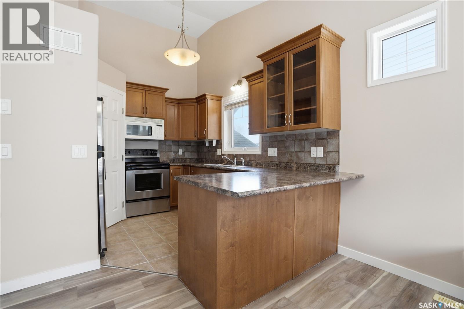 #105 615 Stensrud ROAD - 18