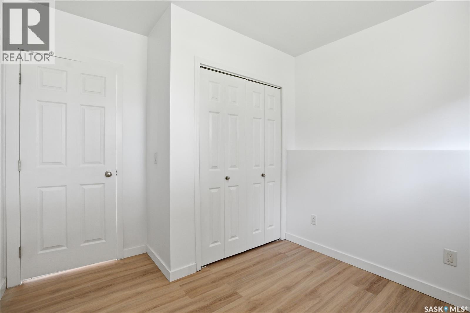 #105 615 Stensrud ROAD - 38