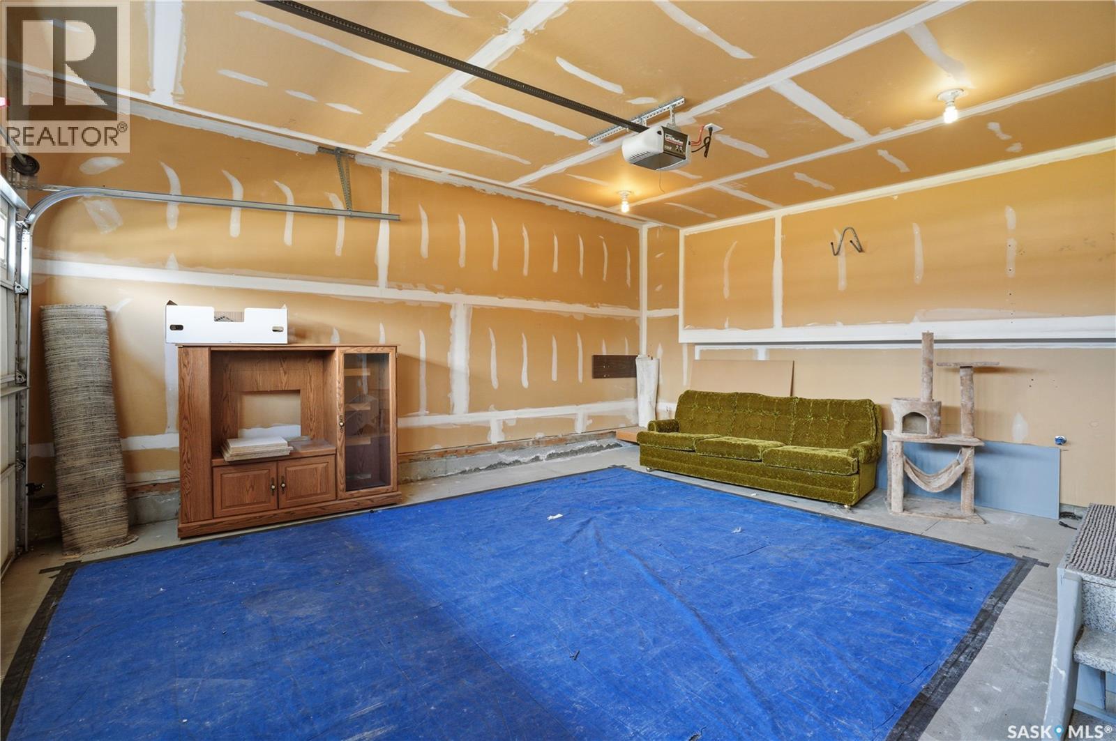 #105 615 Stensrud ROAD - 47