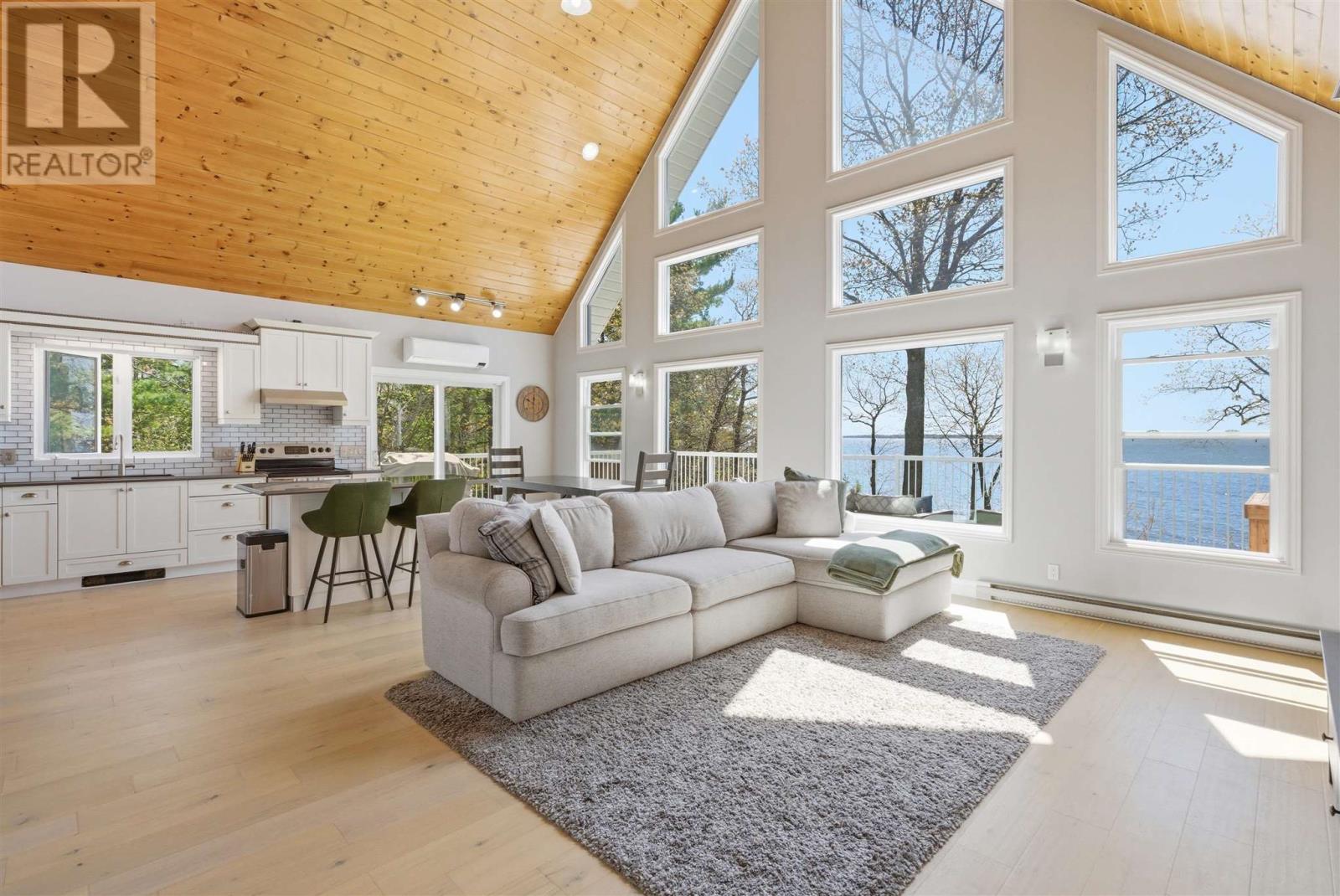 23 Kennedy RD - 15