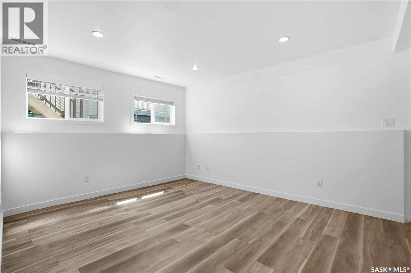 #105 615 Stensrud ROAD - 36