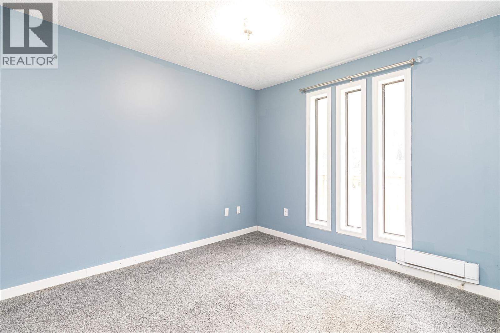 2299 MacFarlane Cres - 21
