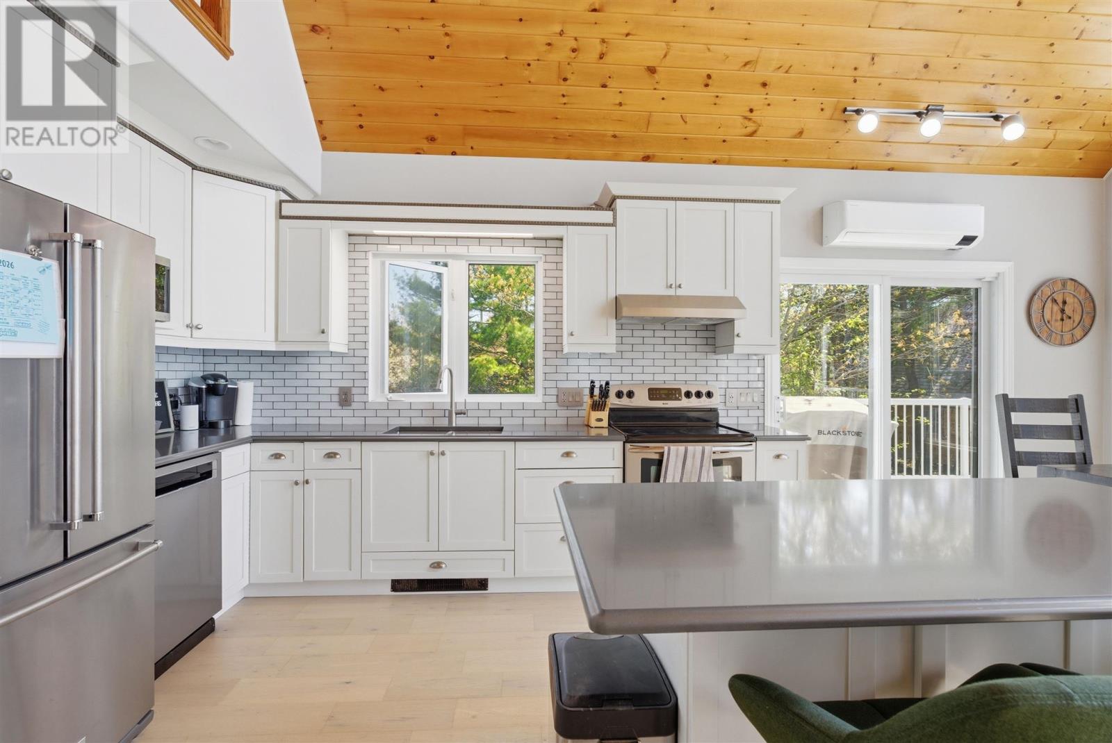 23 Kennedy RD - 12