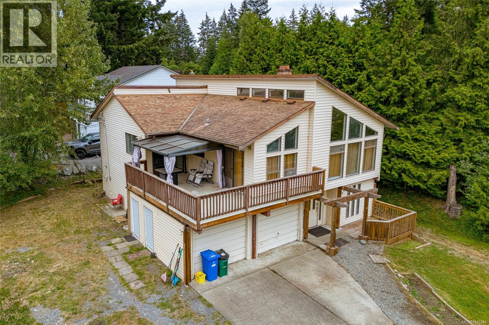 2299 MacFarlane Cres - 34