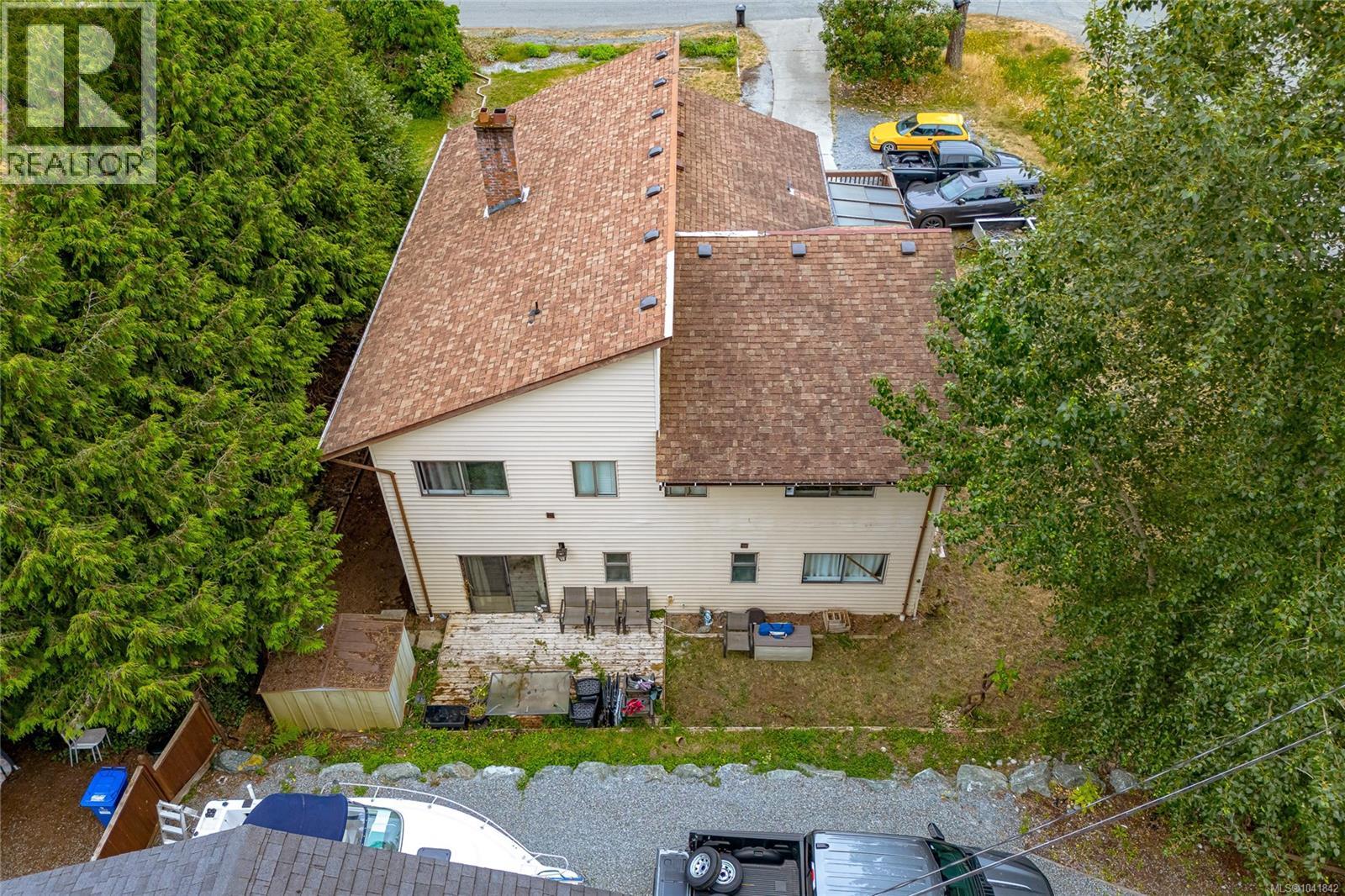 2299 MacFarlane Cres - 35