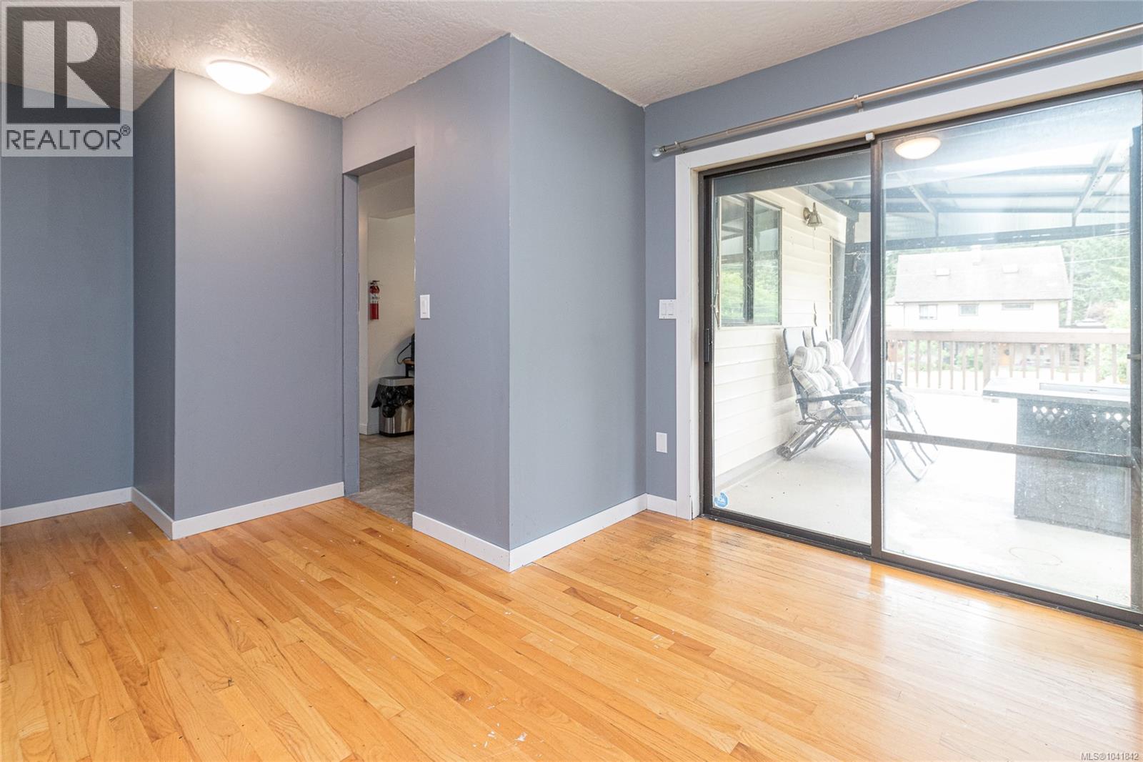 2299 MacFarlane Cres - 19
