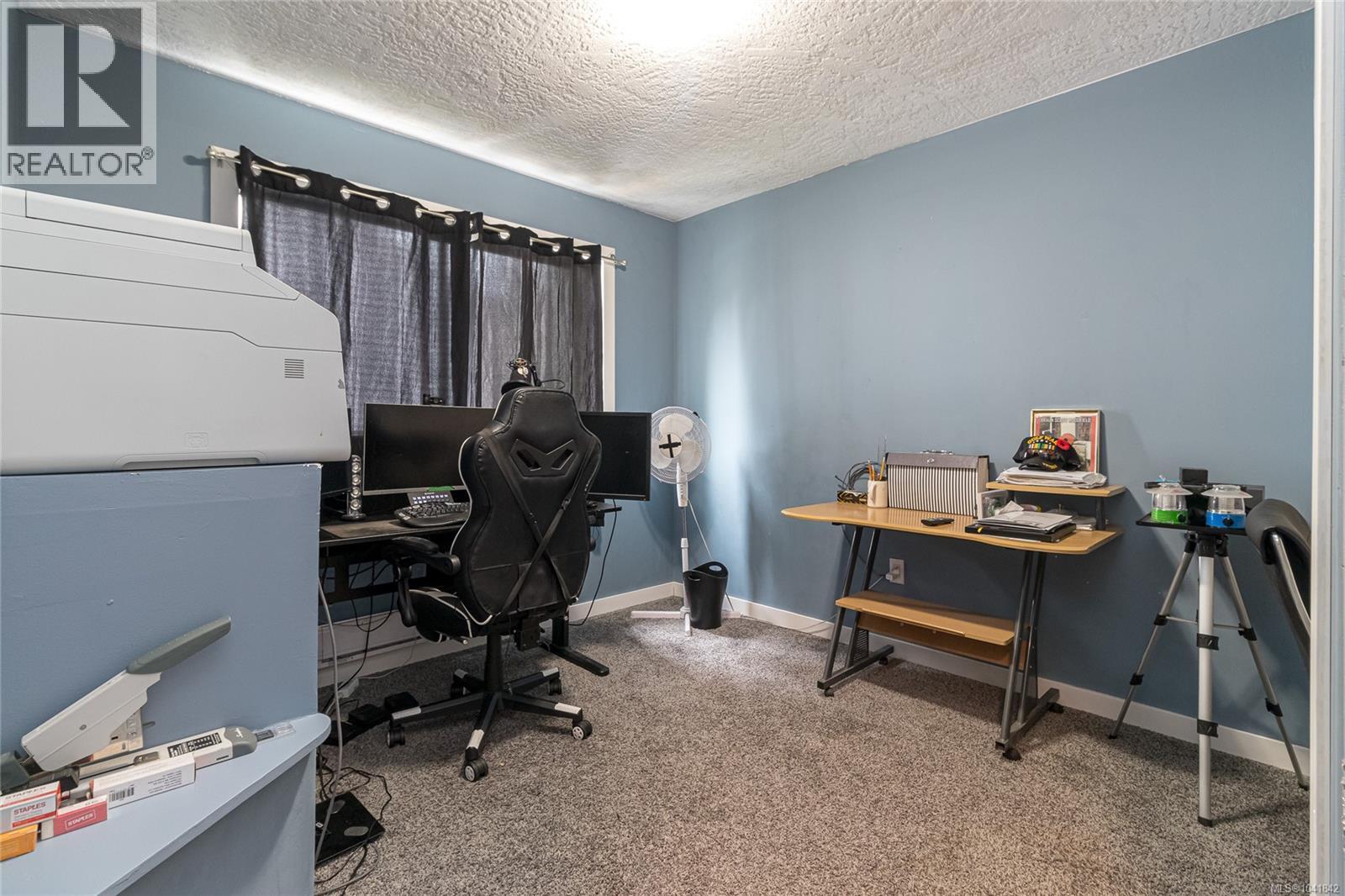 2299 MacFarlane Cres - 18