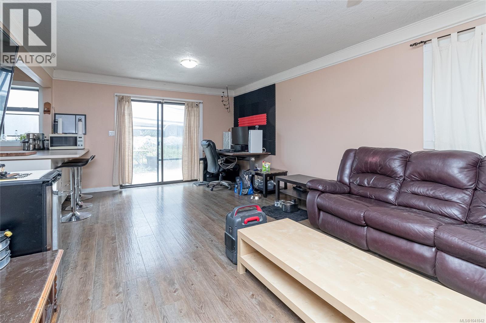2299 MacFarlane Cres - 25