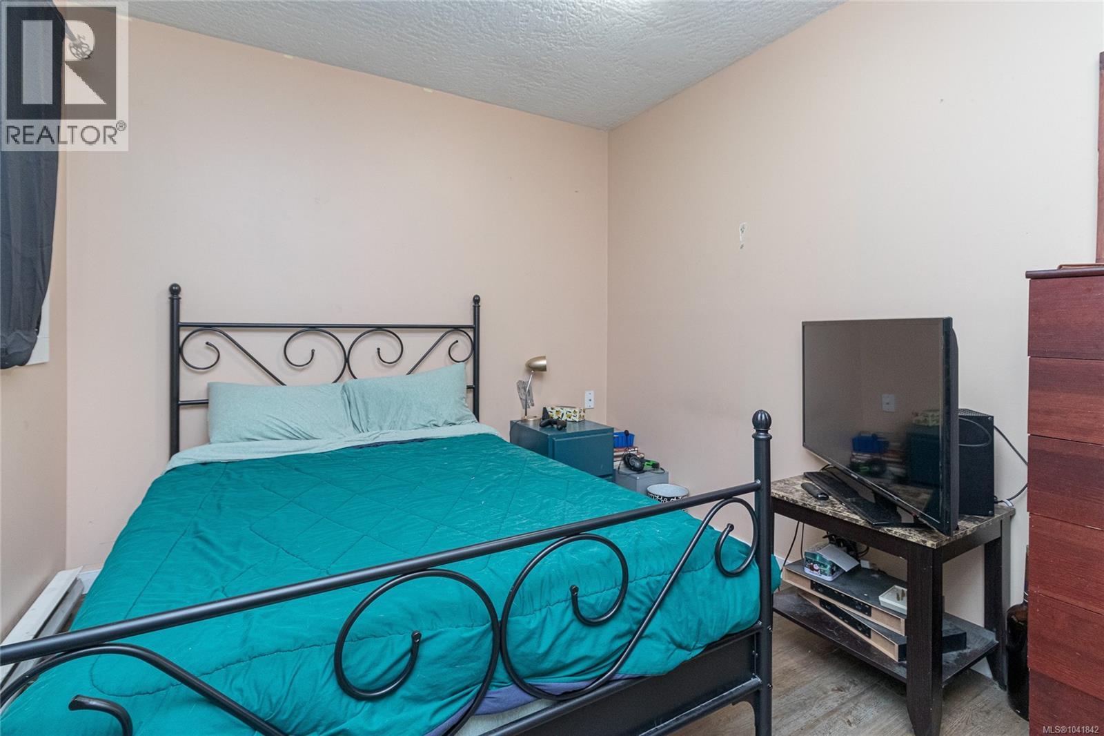 2299 MacFarlane Cres - 28