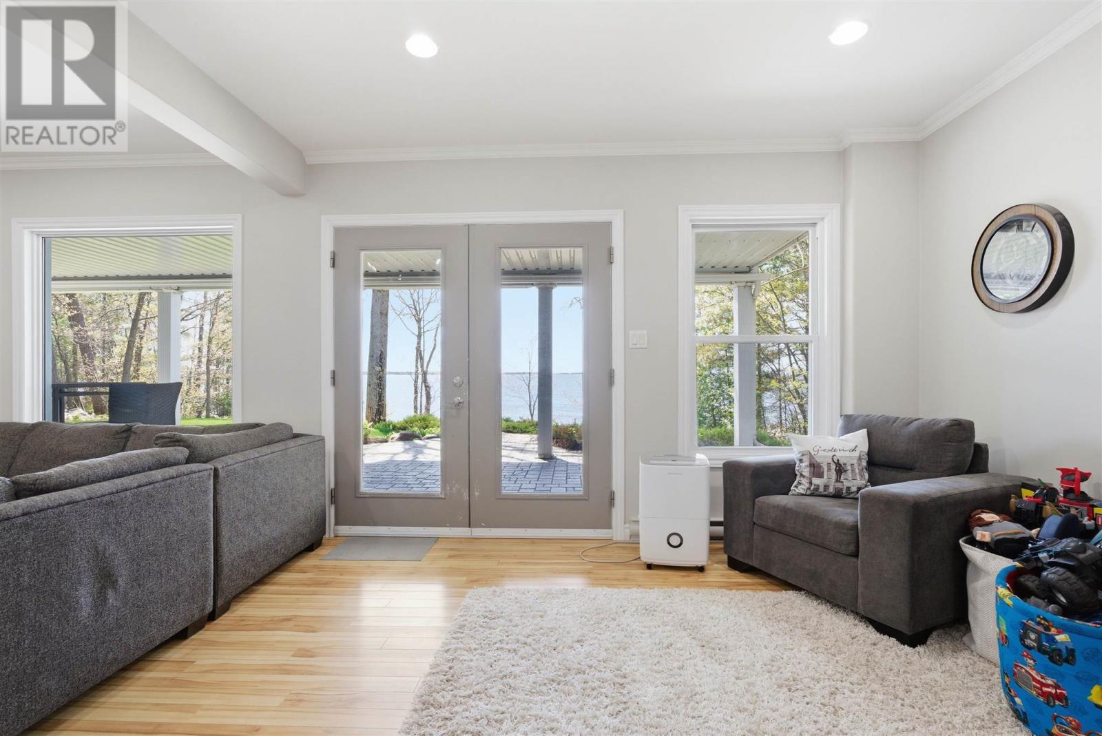 23 Kennedy RD - 25