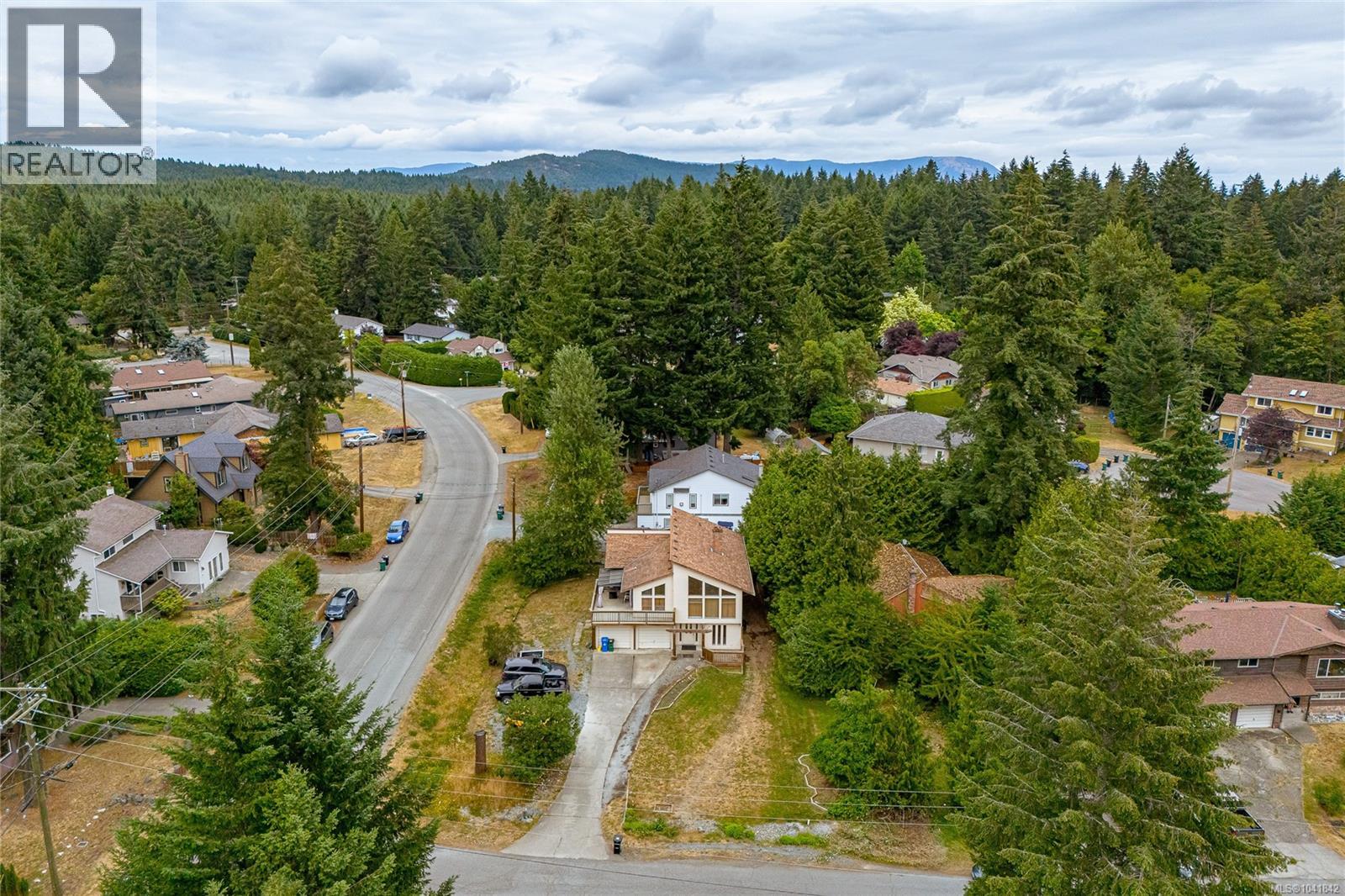2299 MacFarlane Cres - 39