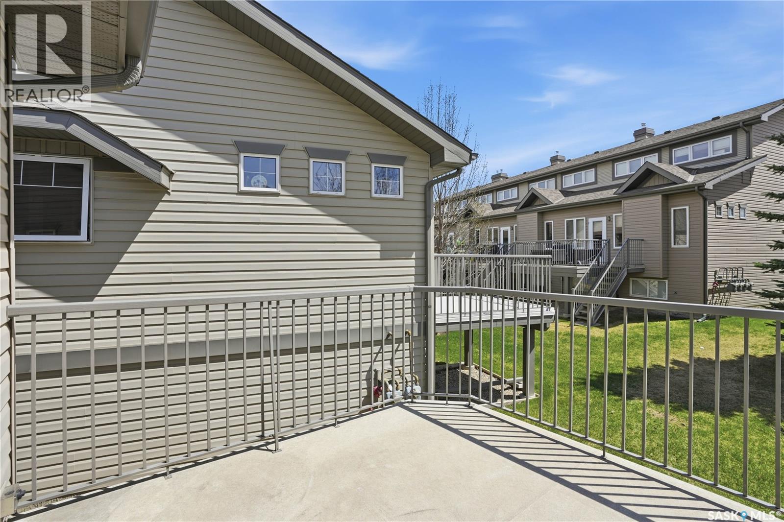 #105 615 Stensrud ROAD - 43