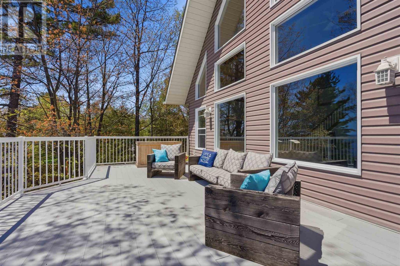 23 Kennedy RD - 36