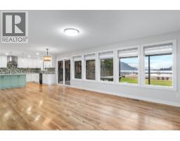 401 97a Highway, Sicamous, BC V0E2V1 Photo 17