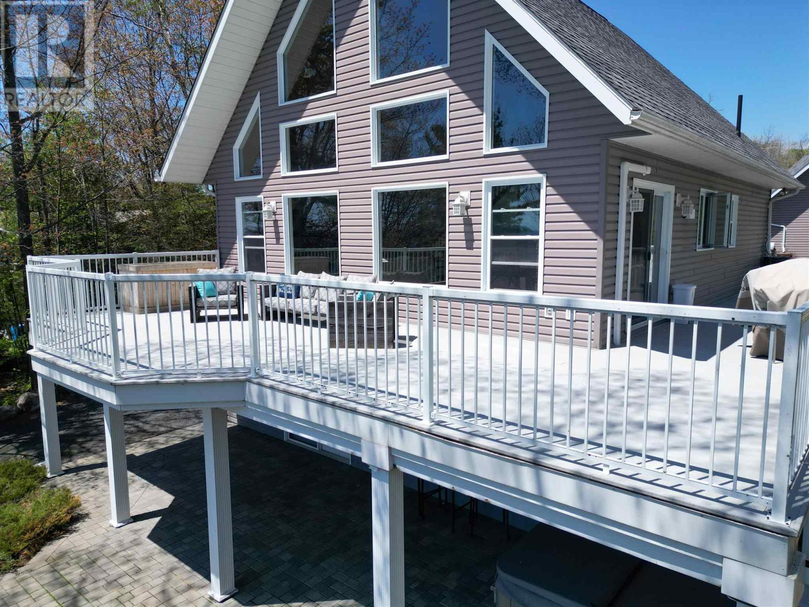 23 Kennedy RD - 34