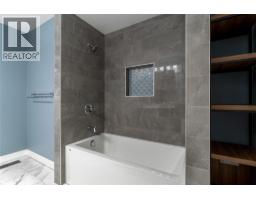 401 97a Highway, Sicamous, BC V0E2V1 Photo 23