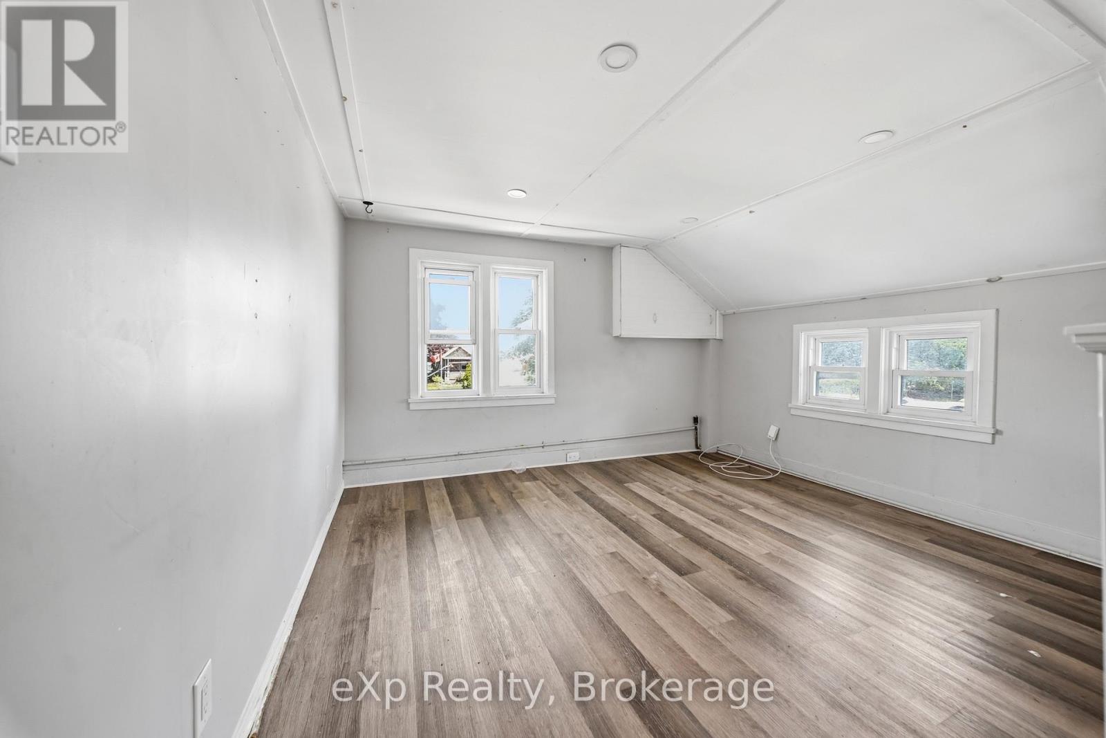 326 SIDNEY STREET - 13