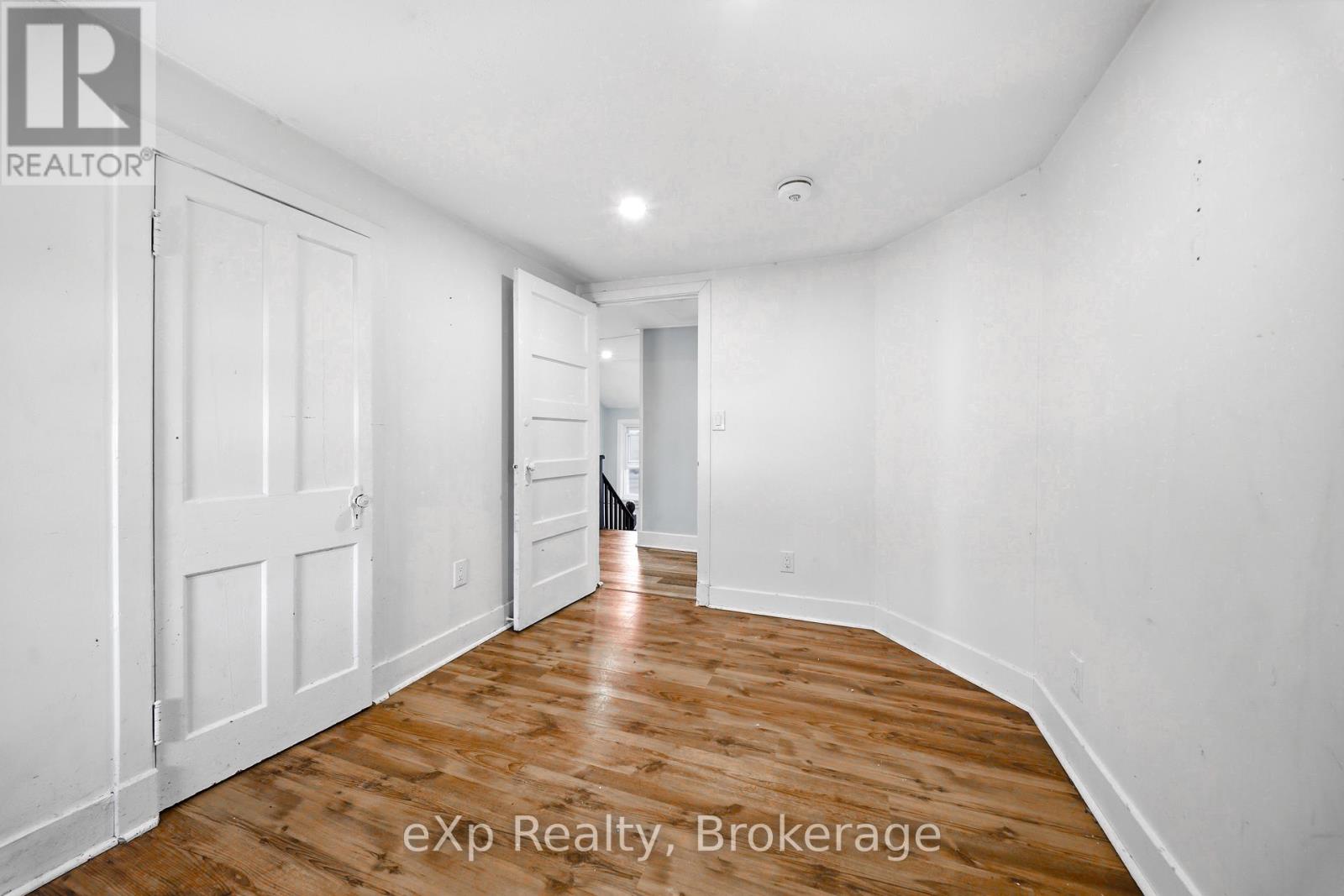 326 SIDNEY STREET - 18