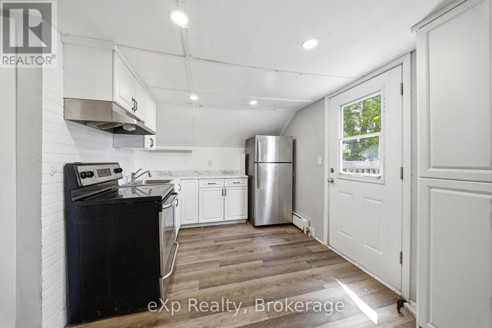 326 SIDNEY STREET - 22