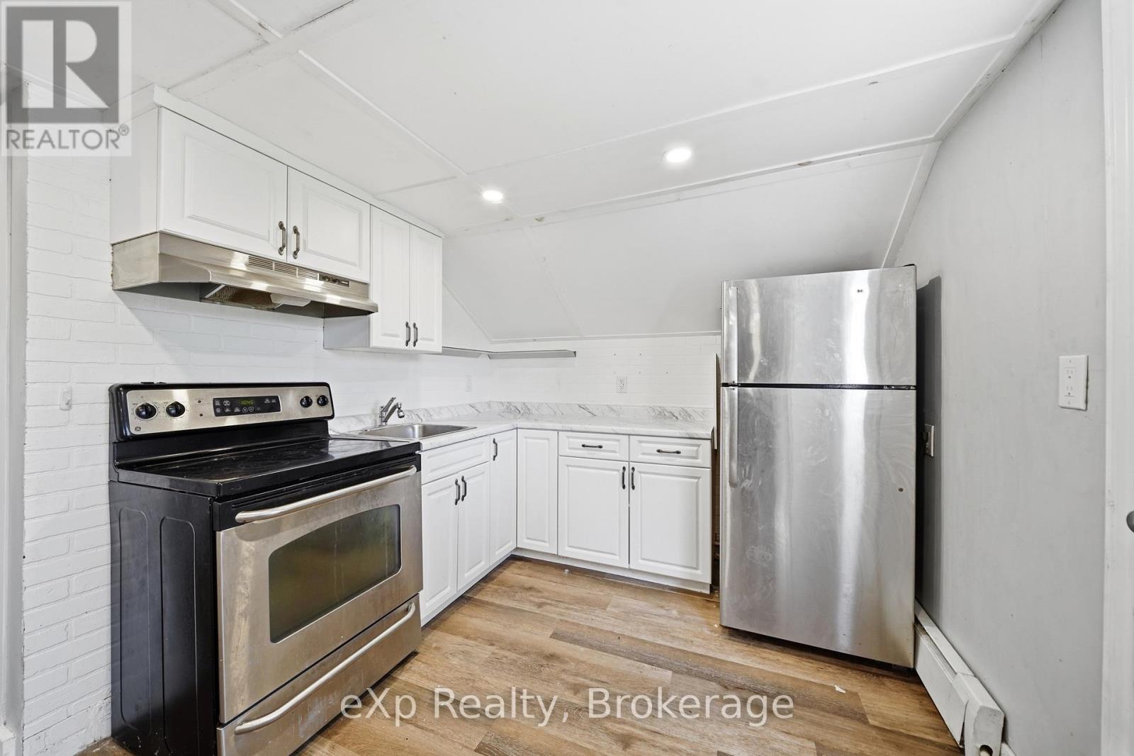 326 SIDNEY STREET - 23