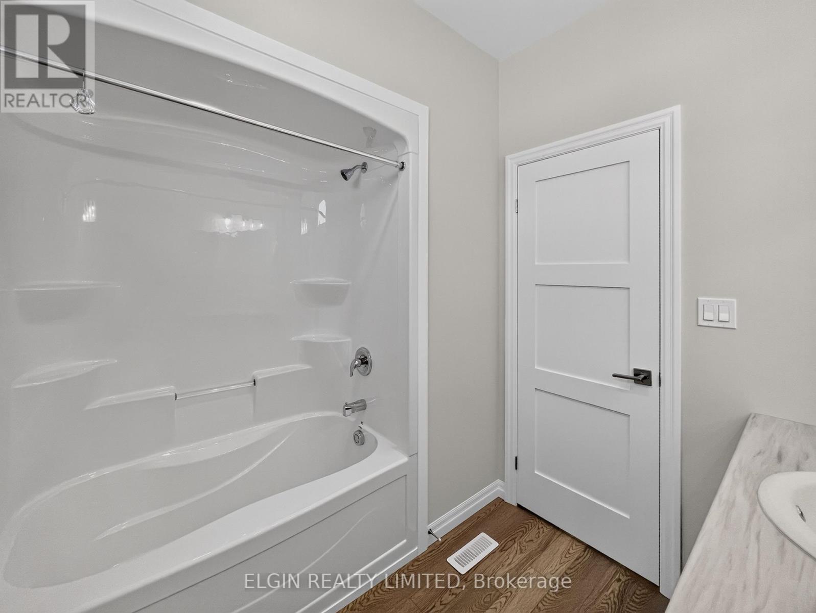 5 COLUMBUS COURT - 7
