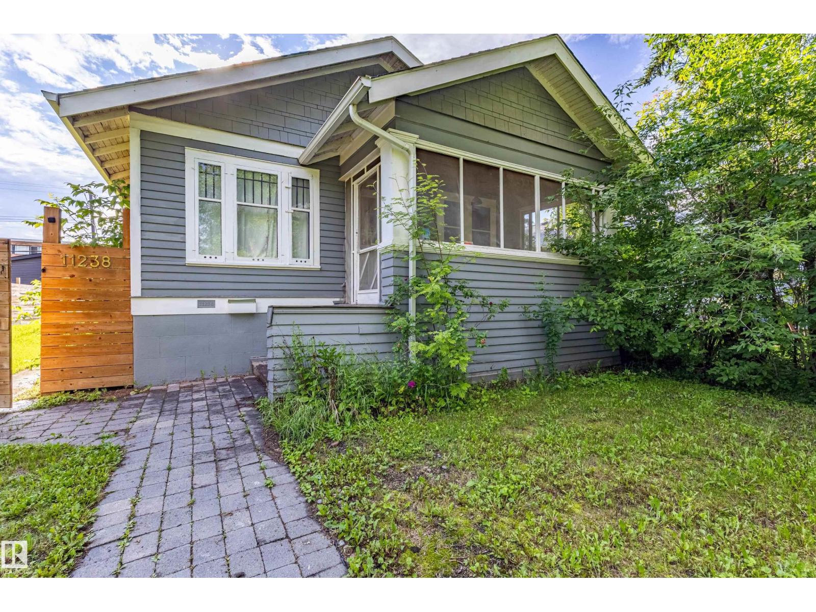11238 123 ST NW - 2