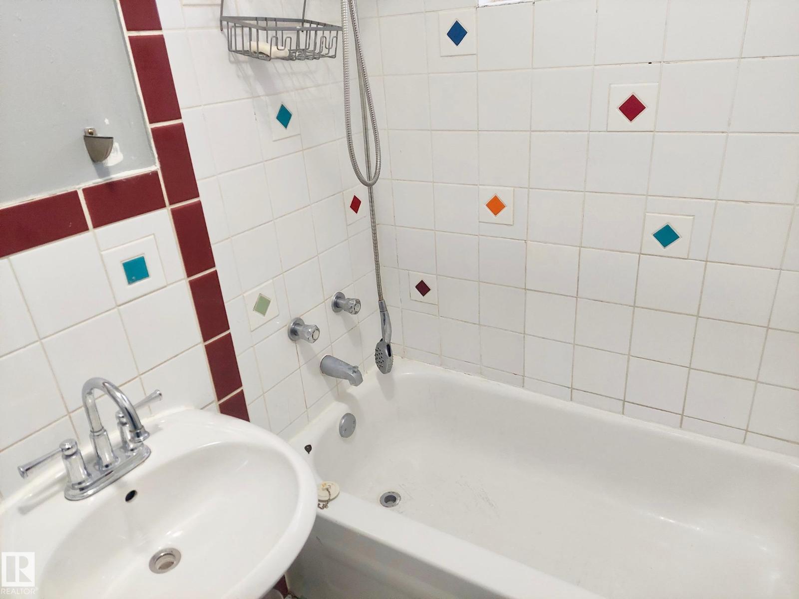 11238 123 ST NW - 6
