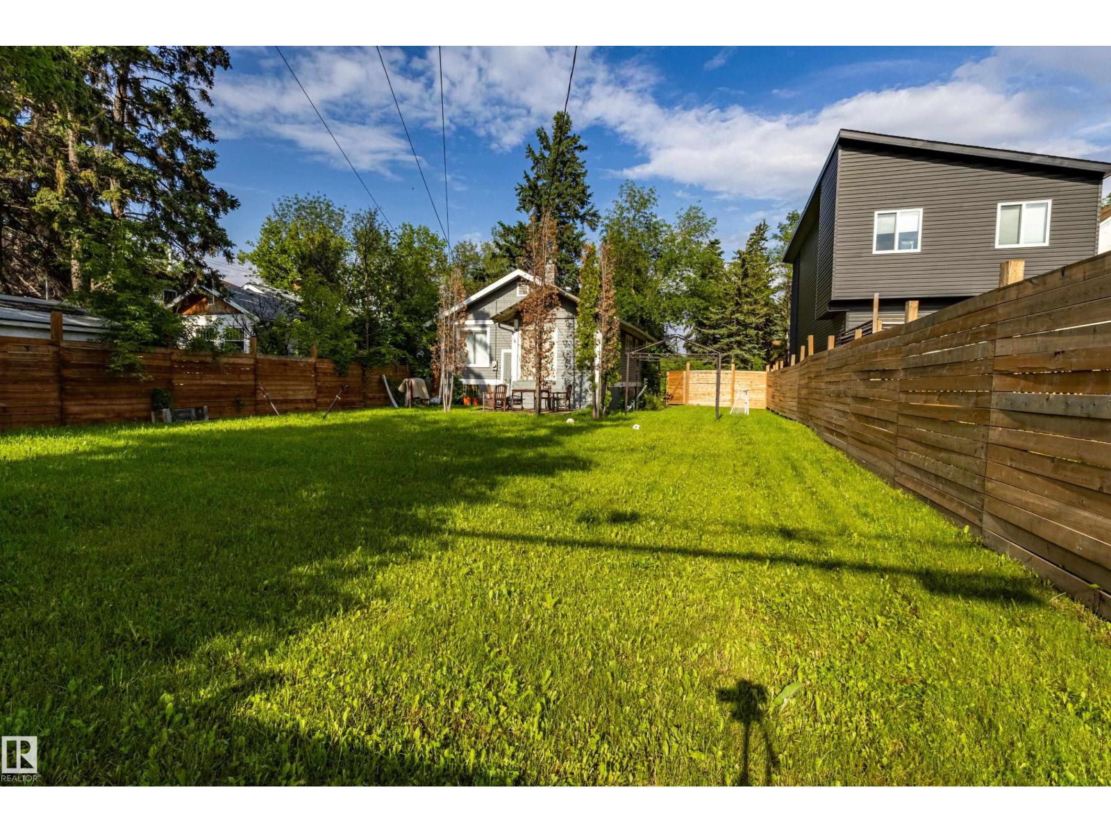11238 123 ST NW - 9