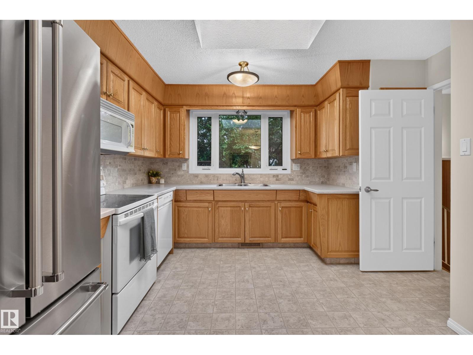 17603 85 AV NW NW — photo 12