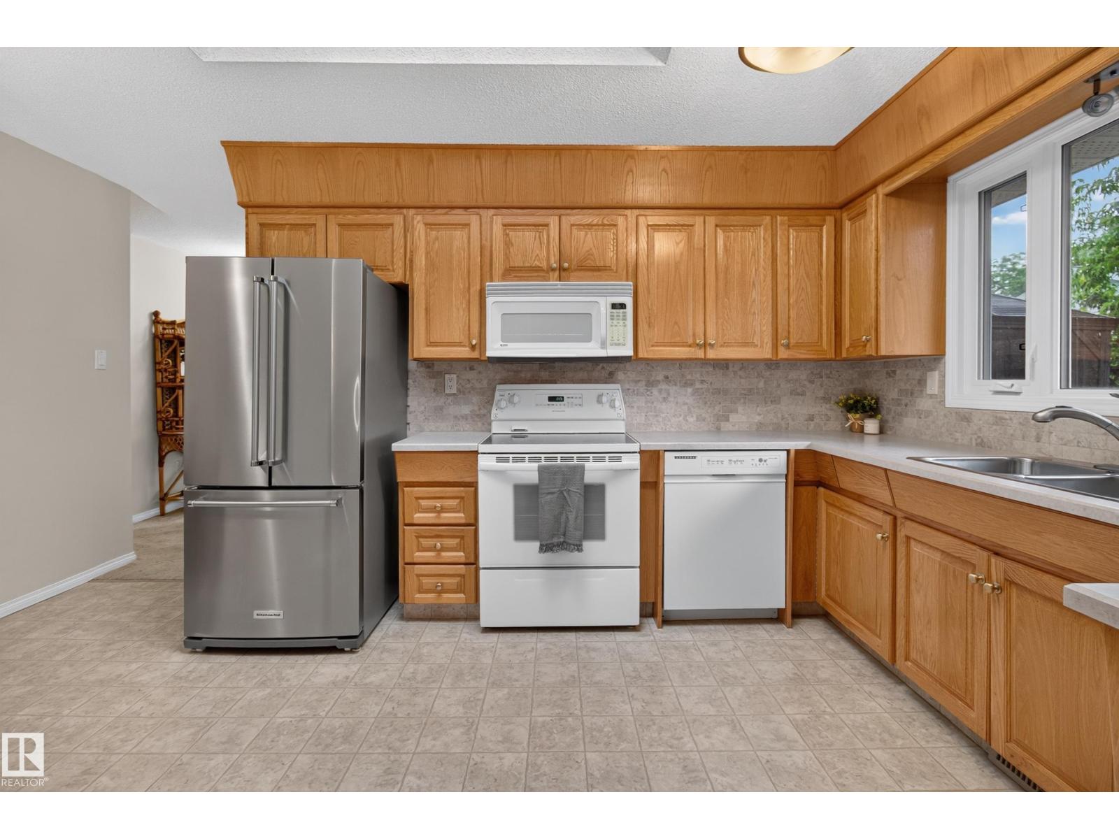 17603 85 AV NW NW — photo 14