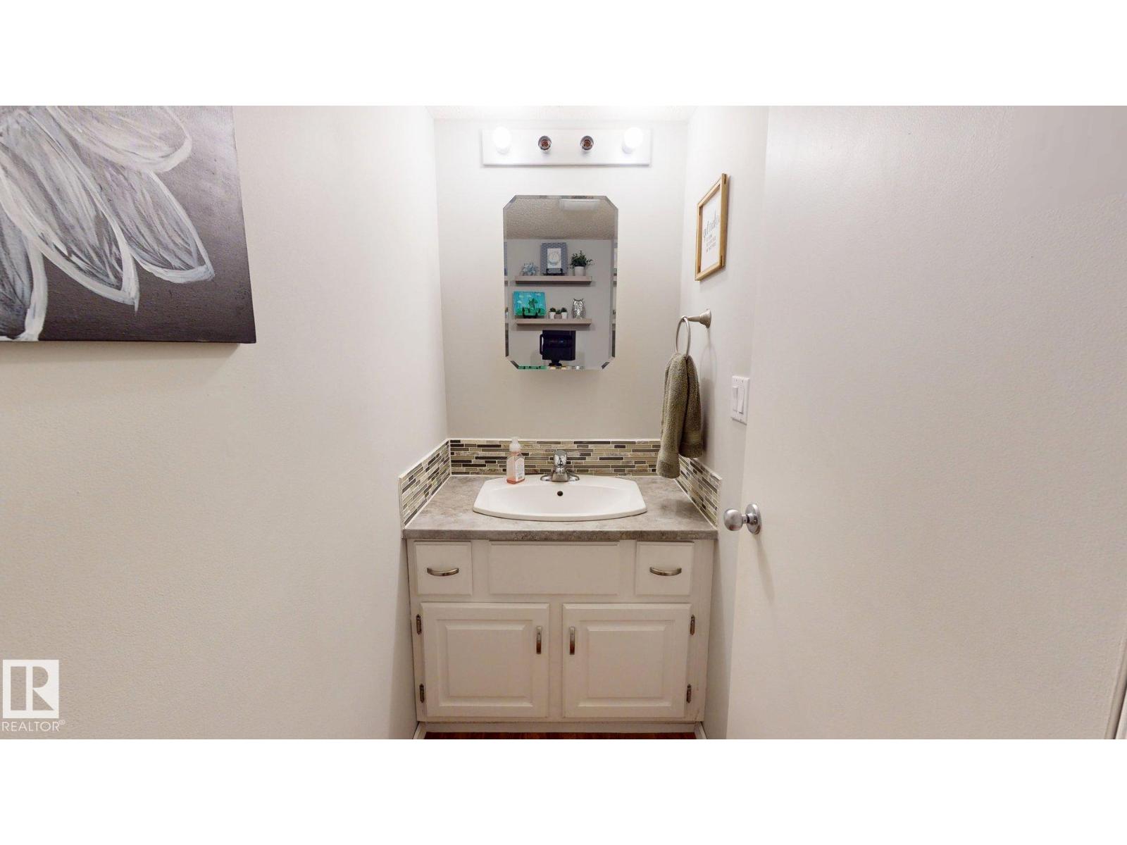 137 Greenwood DR - 10