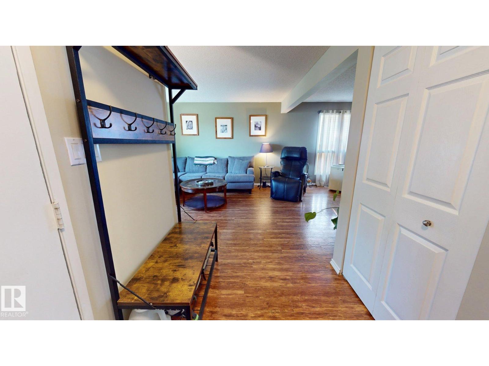 137 Greenwood DR - 3