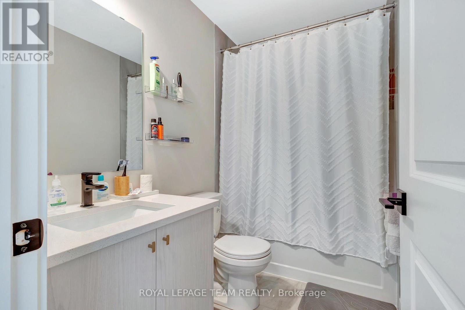 3 Bed, 2 Bath House for Rent in Ottawa – 916 PARNIAN PRIVATE, Ottawa – MLS# X13513680 - Image 11