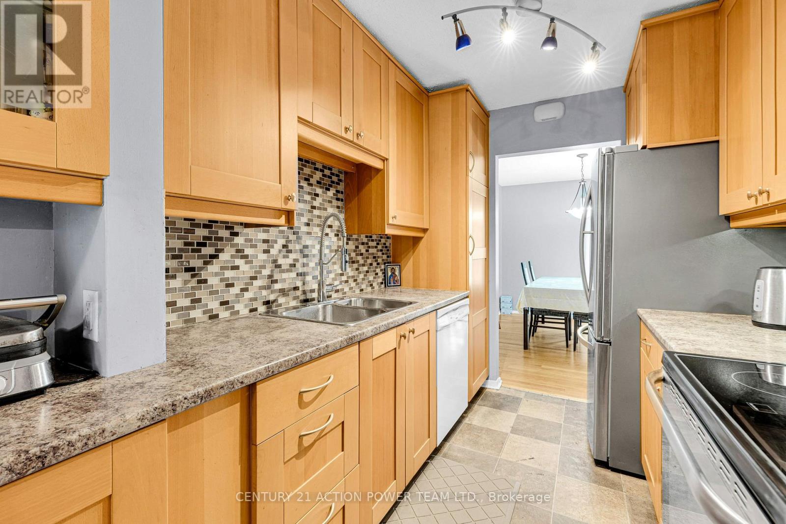 1299 MEADOWLANDS DRIVE E - 11