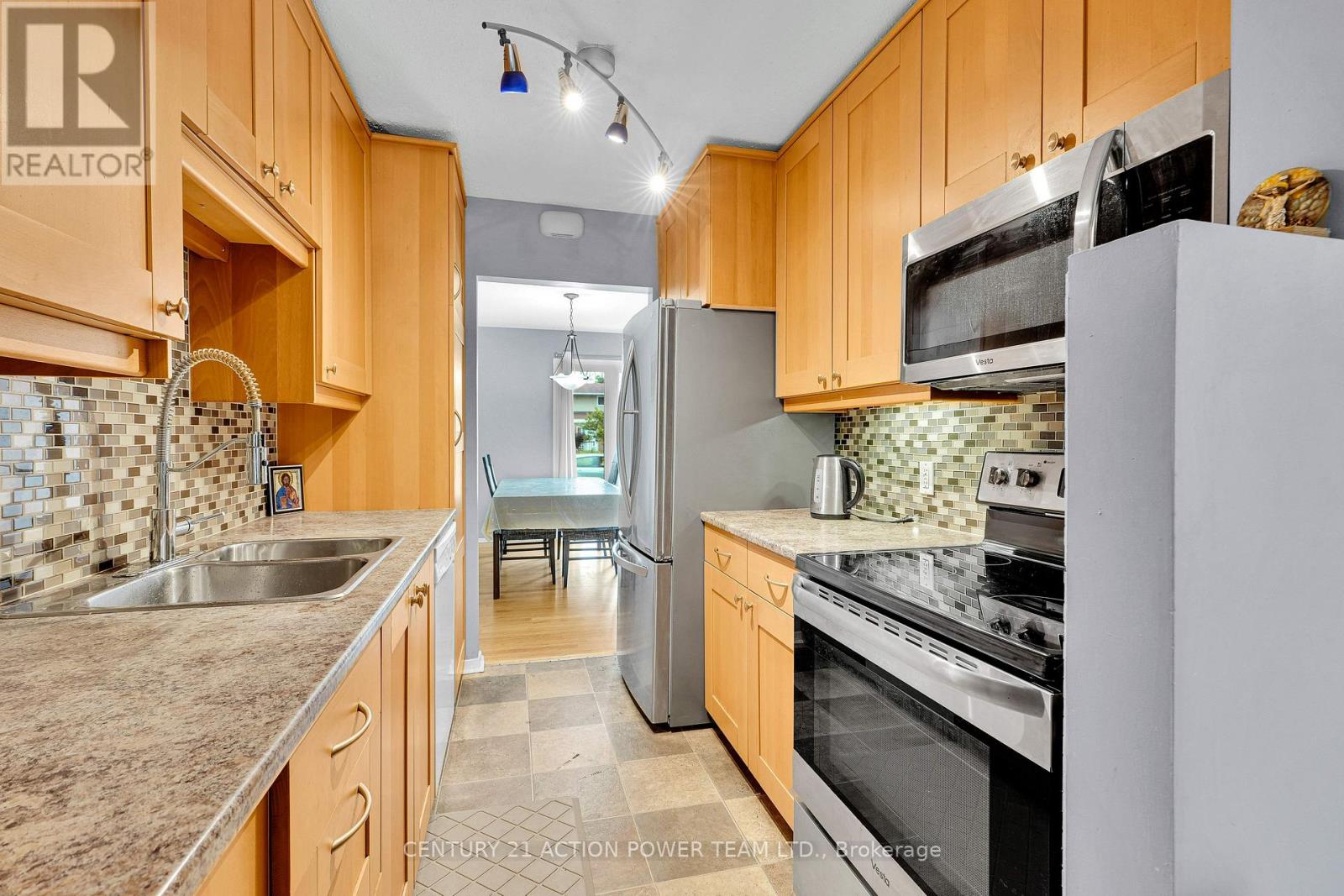 1299 MEADOWLANDS DRIVE E - 12