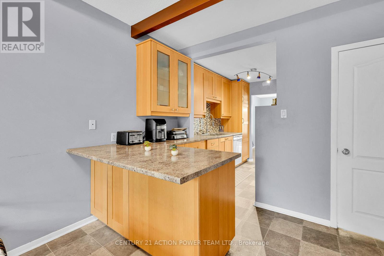 3 Bed, 2 Bath House for Sale in Ottawa – 1299 MEADOWLANDS DRIVE E, Ottawa – MLS# X13513898 - Image 16