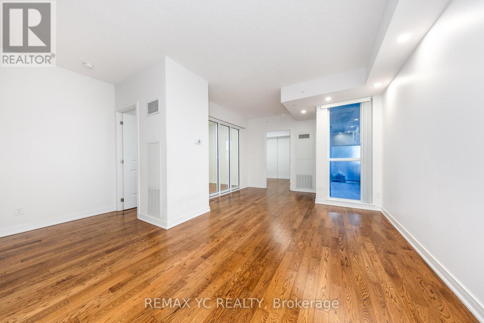 #201 9191 YONGE STREET - 10