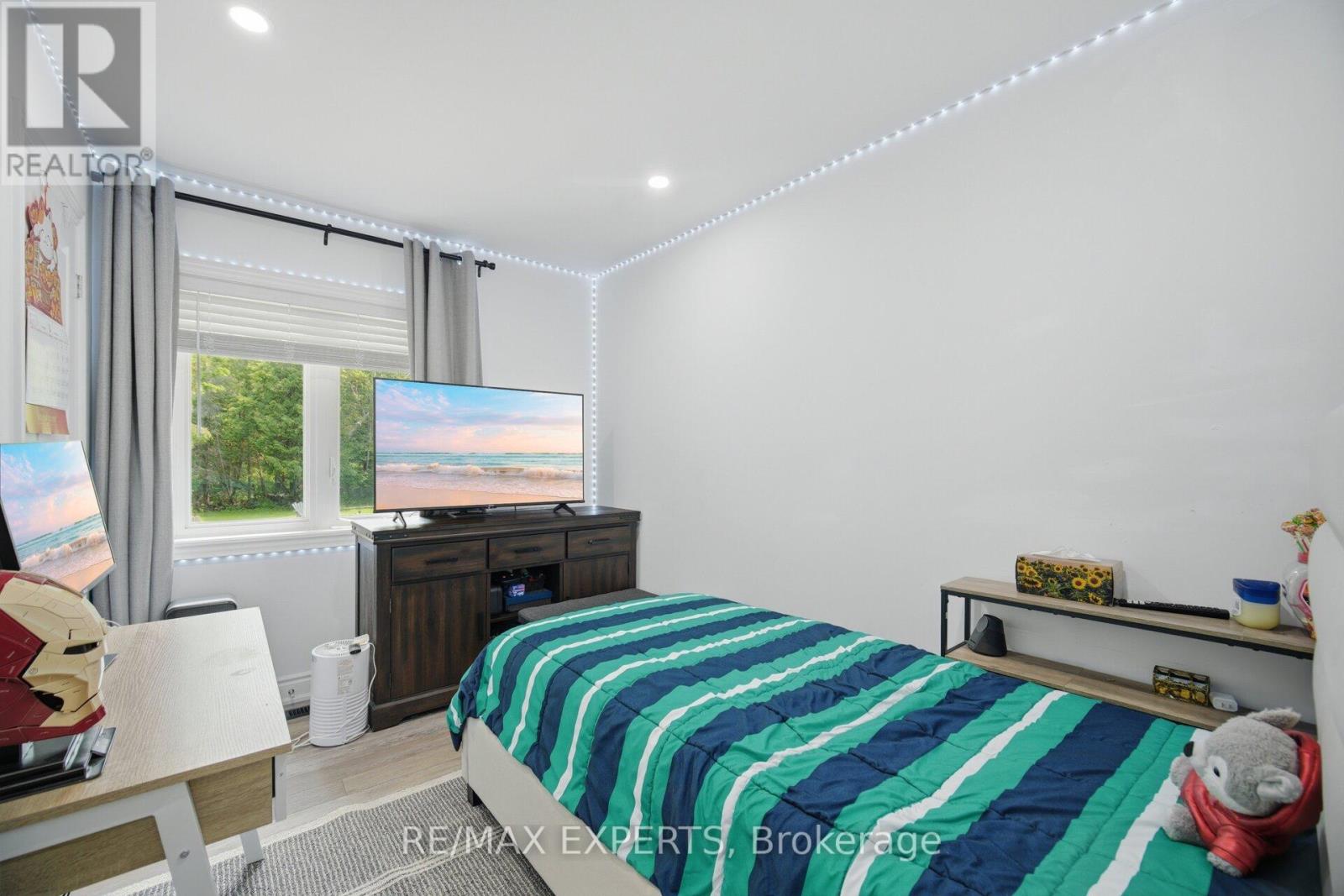 3211 COVE AVENUE - 22