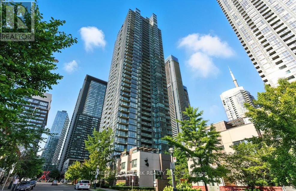 Photo of 15 Fort York Boulevard