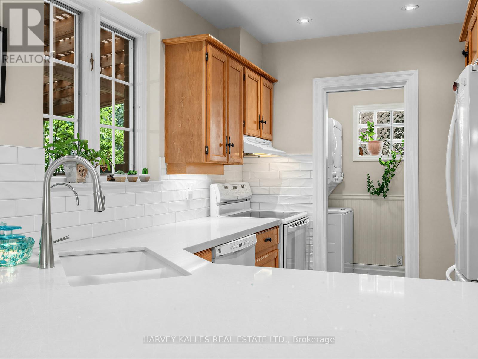 287 ST. LEONARD'S AVENUE - 14