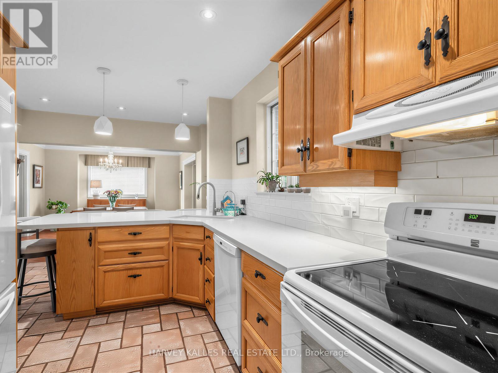 287 ST. LEONARD'S AVENUE - 16