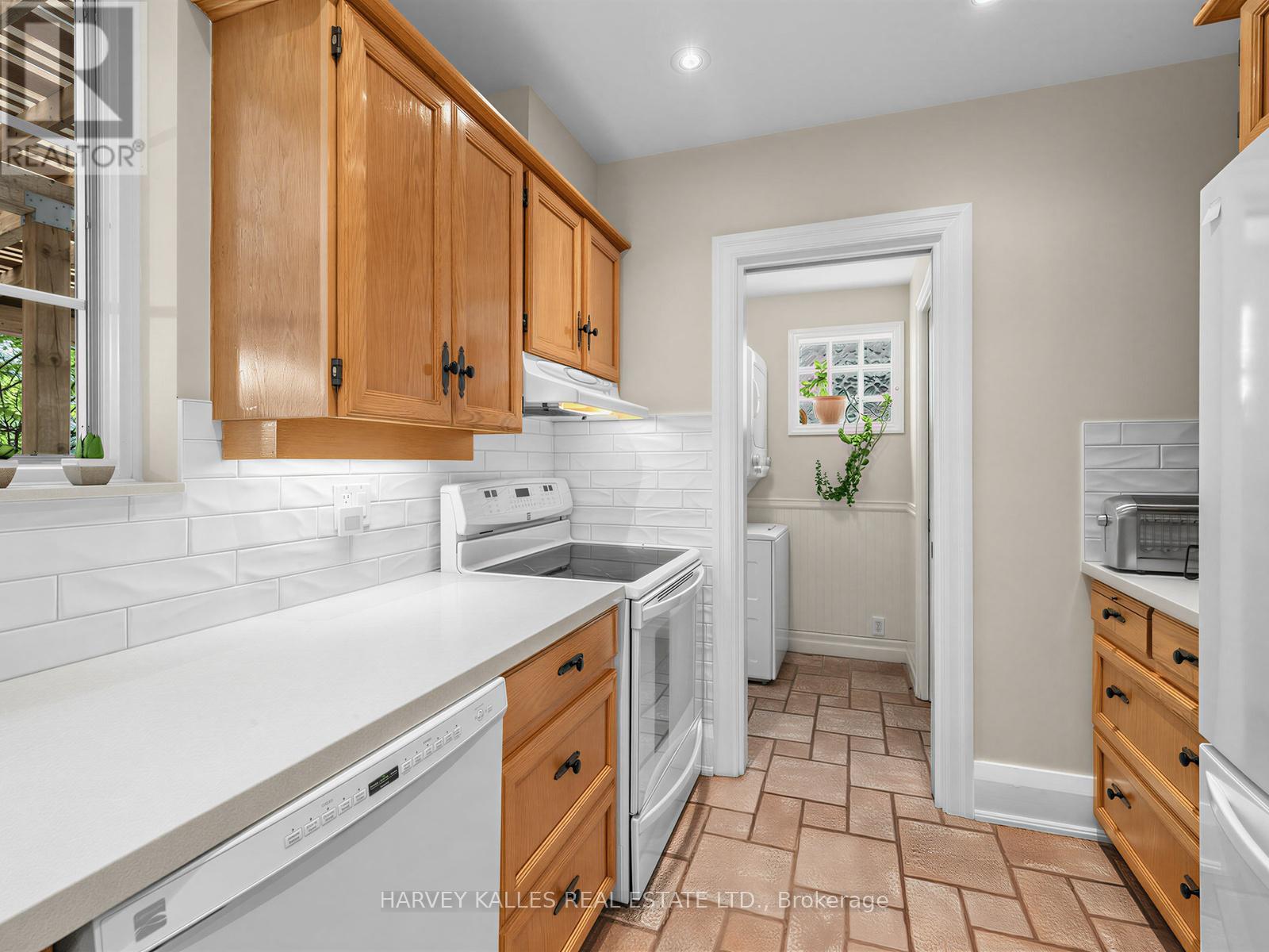 287 ST. LEONARD'S AVENUE - 17