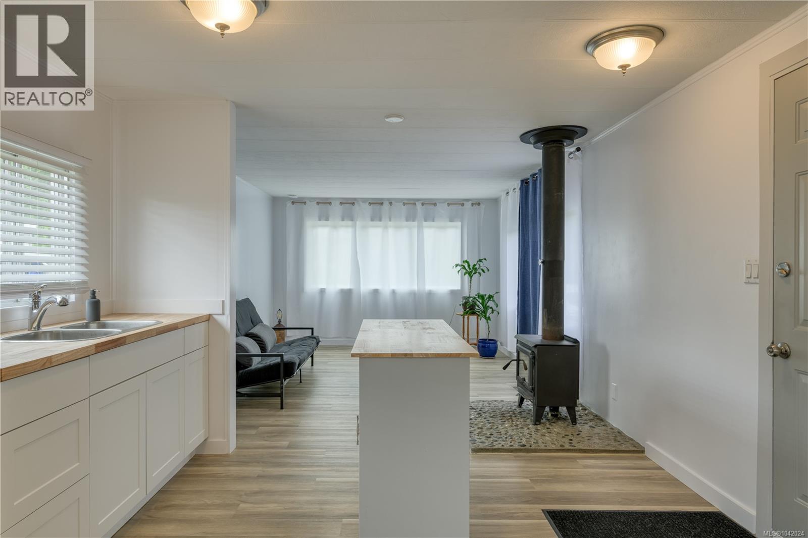 #56 5250 Beaver Harbour Rd - 10