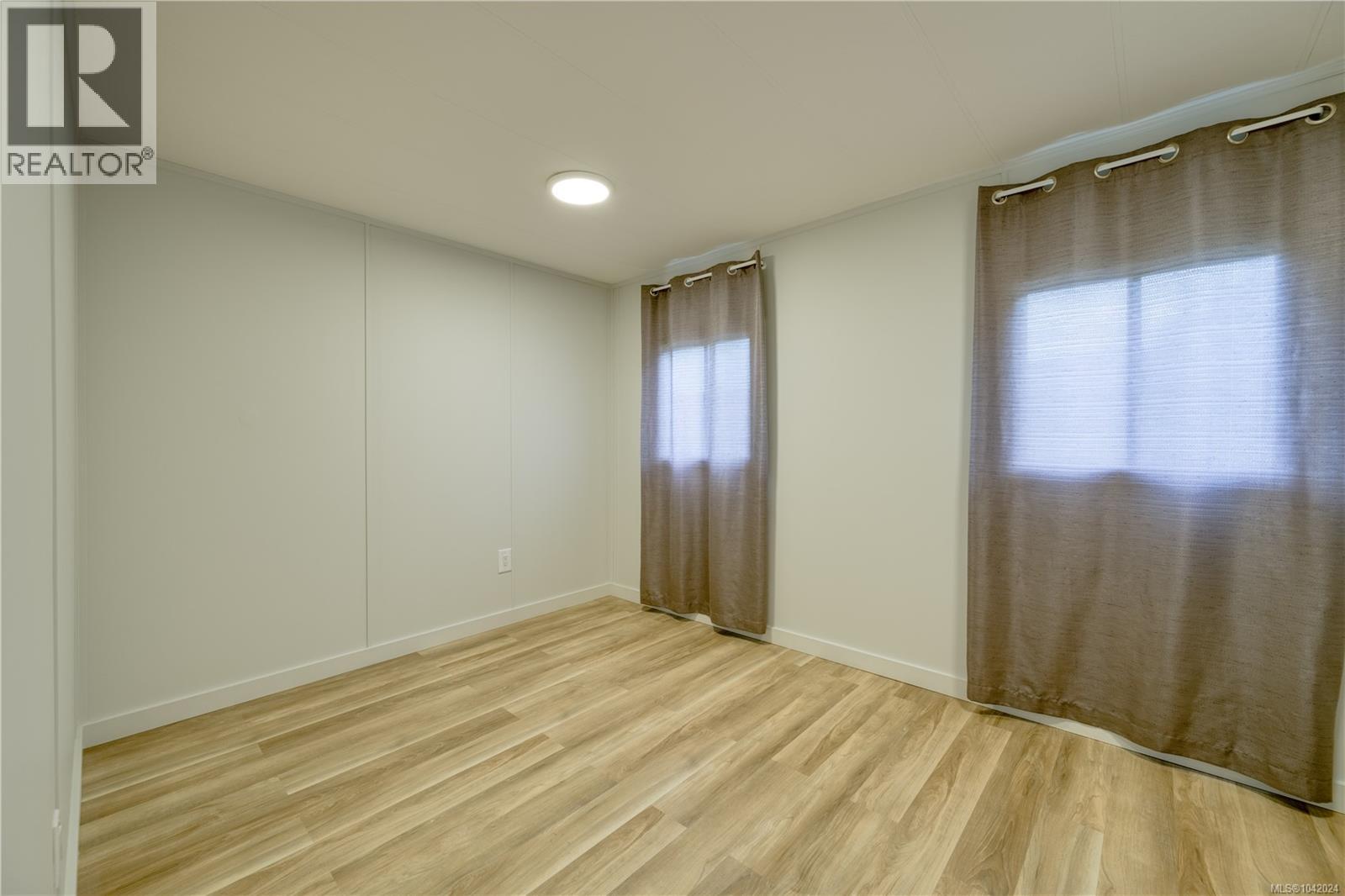 #56 5250 Beaver Harbour Rd - 14
