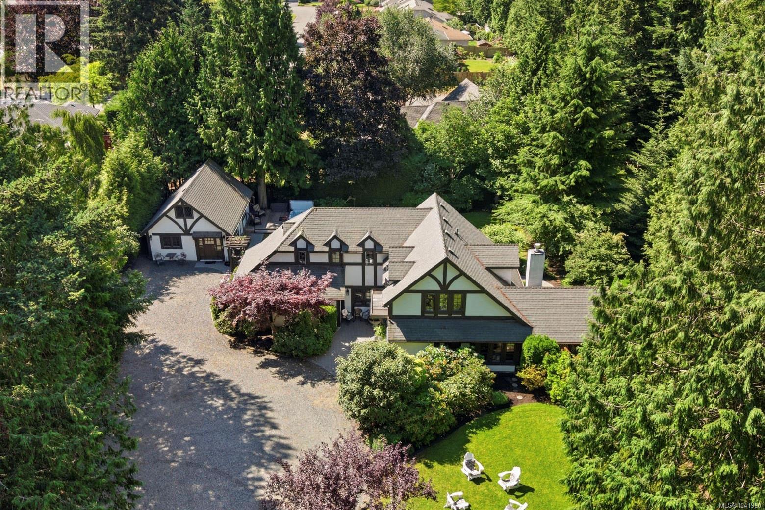 2534 Island Hwy W - 1